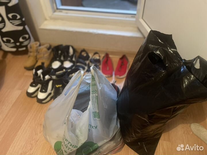 Обувь и вещи на мальчика