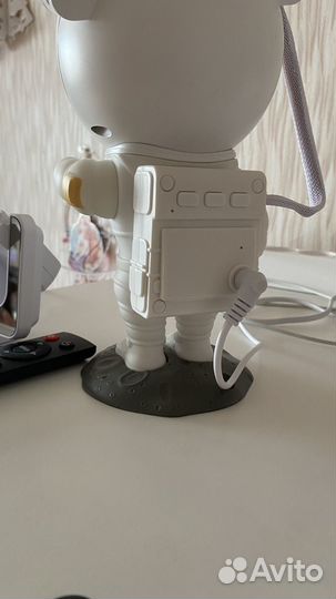 Ночник проектор космонавт звездное небо