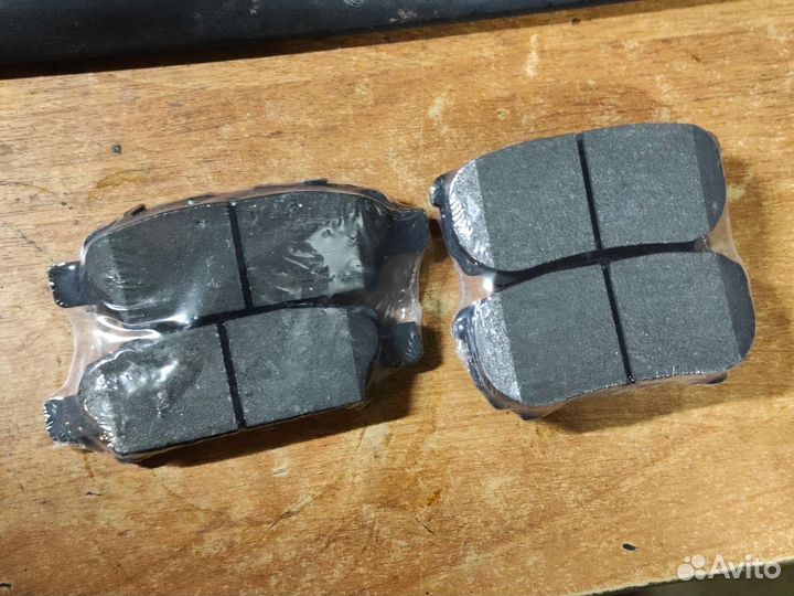 Задние тормозные колодки Митсубиси Лансер 9-10