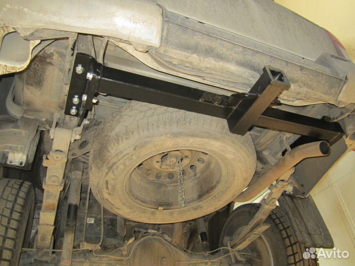 Фаркоп на Toyota Hilux 2015