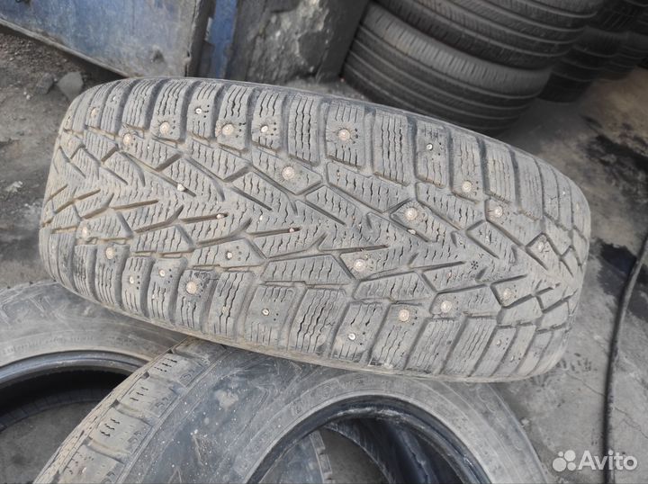 Nokian Tyres Hakkapeliitta 7 215/65 R16