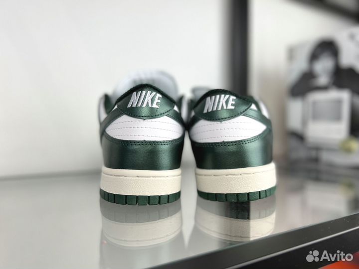 Кроссовки Nike Dunk Low 