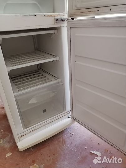 Холодильник Самсунг двухкамерный рабочий