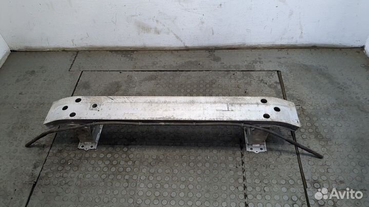 Усилитель бампера Lexus LS460, 2007