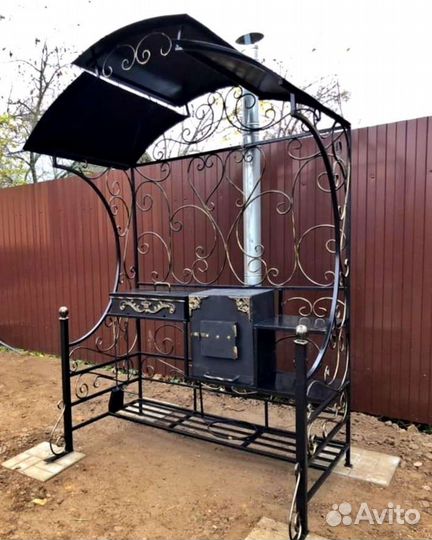 Мангал с крышей