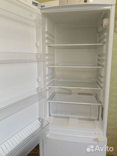 Холодильник Hotpoint Ariston бу