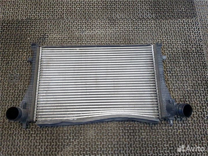 Радиатор интеркулера Volkswagen Golf 7, 2015