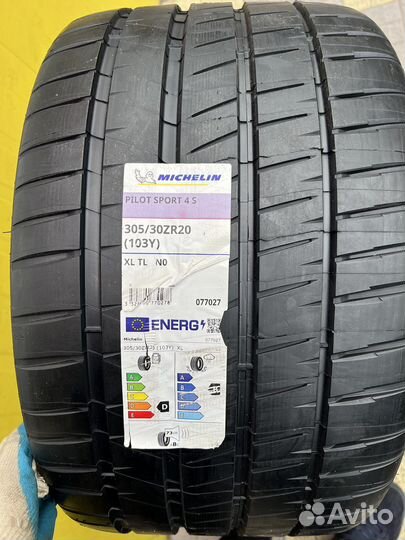 Michelin Pilot Sport 4 S 305/30 R20 и 245/30 R20