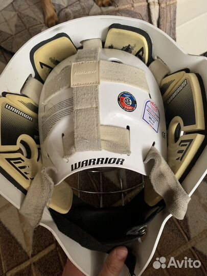 Хоккейный шлем вратаря
