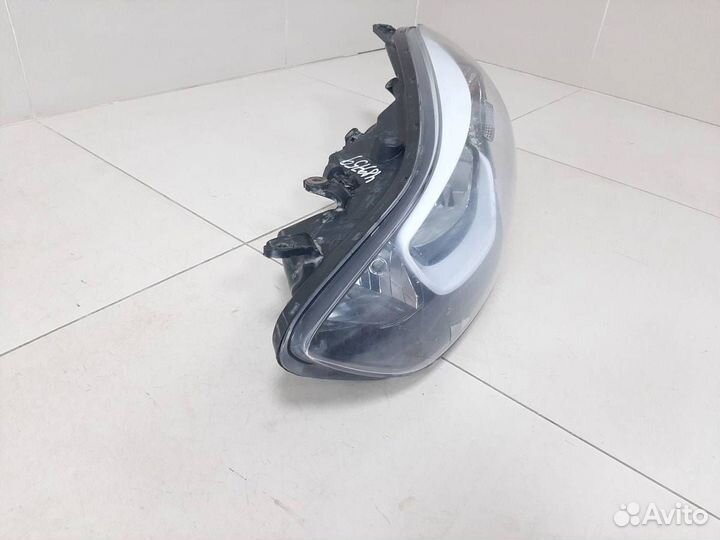 Фара левая Hyundai Elantra