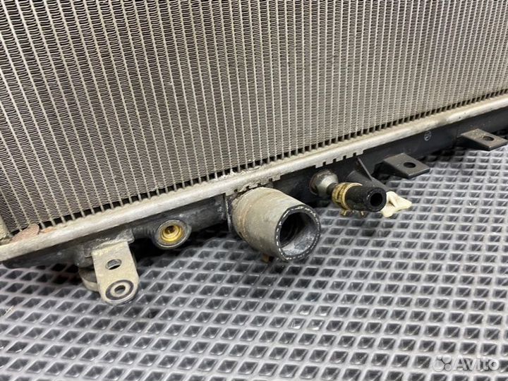 Радиатор охлаждения двигателя Honda Civic