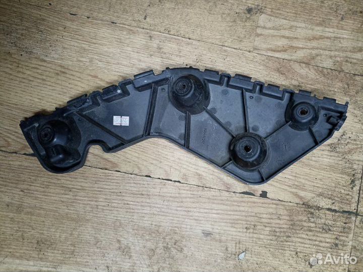 Кронштейн бампера задний левый Renault Duster 2015