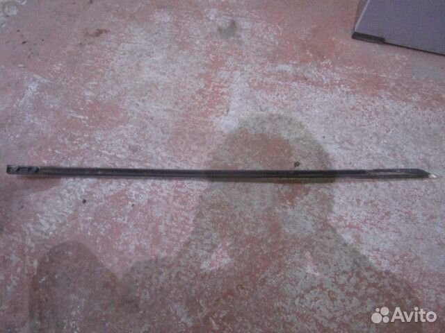 Бархотка стекла двери передней правой наружная VW