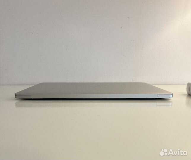 MacBook Pro 13 (2017 i5/8/512)