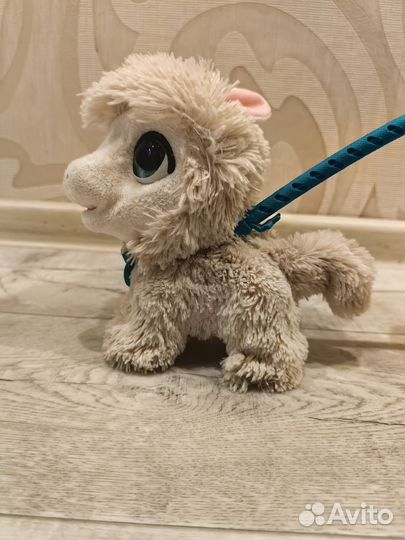 Игрушка на поводке