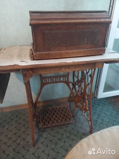 Продам ножную швейную машинку Зингер