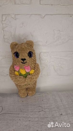 Мишка ручной работы с букетом