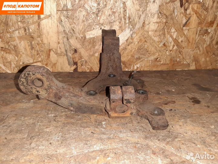 Кулак передний левый Opel Astra H (2004 - 2007)