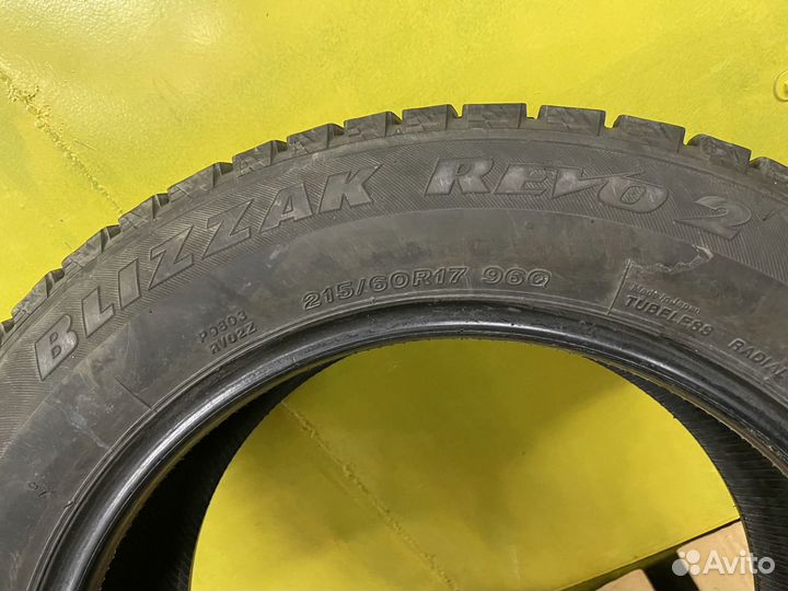 Bridgestone Blizzak Revo2 215/60 R17 96Q, 1 шт