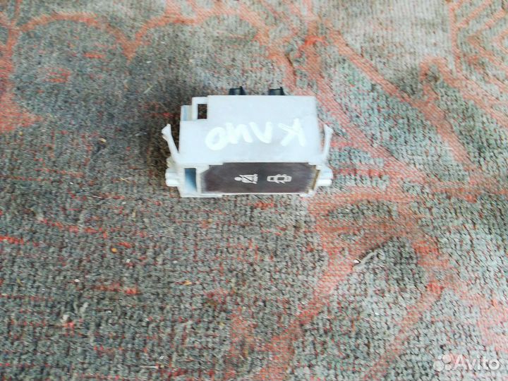 Индикатор безопасности Рено Клио 2