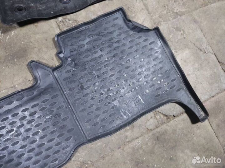 Комплект ковриков Toyota Land Cruiser 200