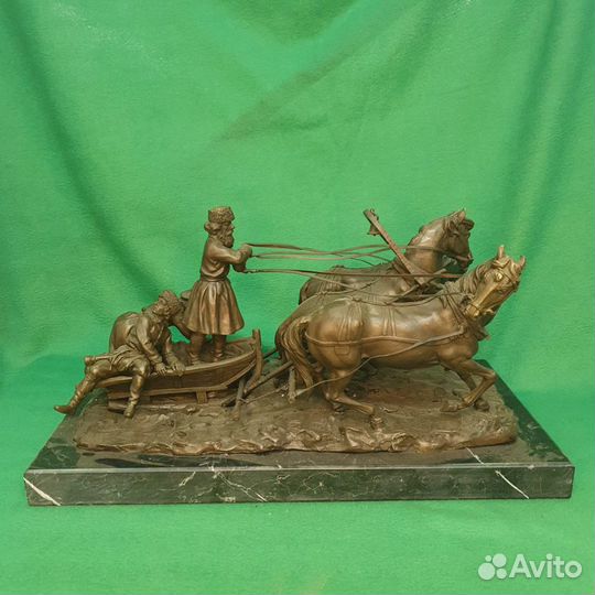 Бронзовая скульптура Санная тройка с 2 седоками