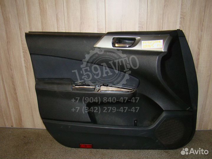 Обшивка двери передней левой Subaru Forester 3
