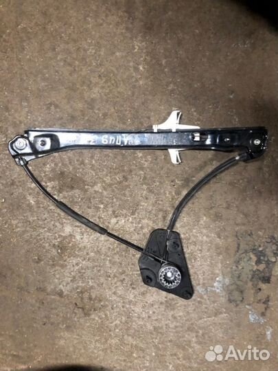 Стеклоподъёмник задний правый Skoda Rapid