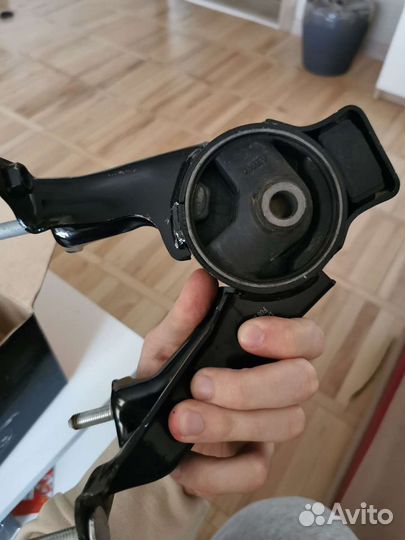 Опора двигателя Toyota corolla