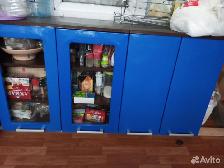Продам кухонный гарнитур в хорошим состоянии