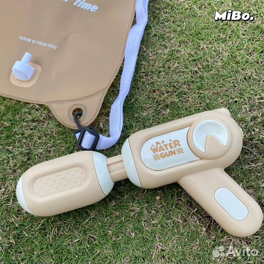 Водяной пистолет с рюкзаком