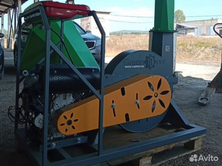 Измельчитель веток бензиновый / Щепорез / Мульчер