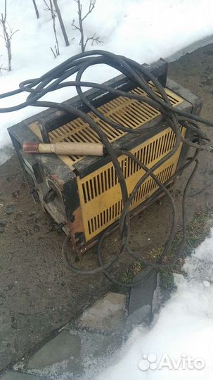 Зарядное устройство