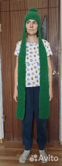 Вязаная шапка из букле с длинными ушами