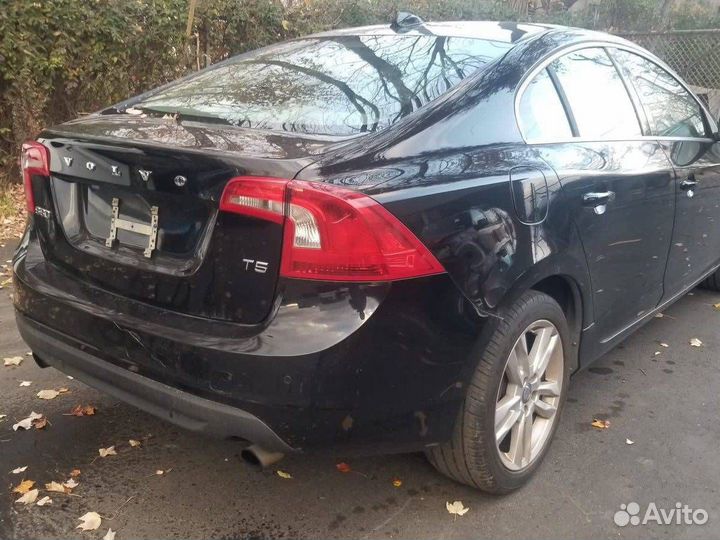 Полуось передняя левая Volvo S60 2 2012 36011288