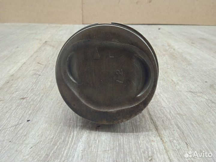 Поршень с шатуном Mitsubishi Pajero L141G 6G72