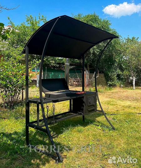 Мангал с навесом и печью