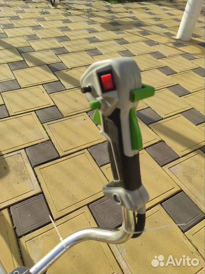 Коса бензиновая