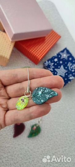 Брелки и подвески на телефон