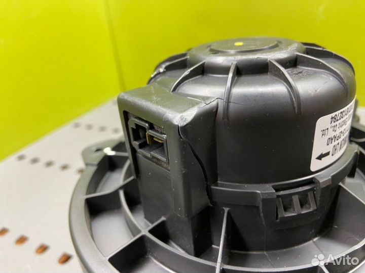 Вентилятор печки Kia Sorento 2 XM D4HB 2.2 2018