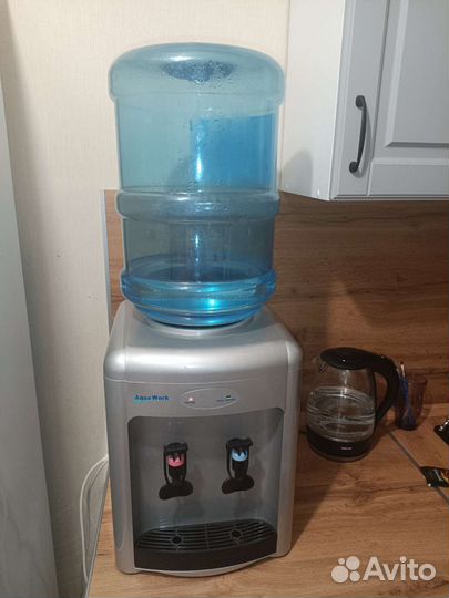 Кулер для воды настольный