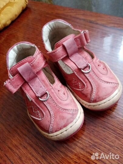 Детская обувь для девочек. Бесплатно