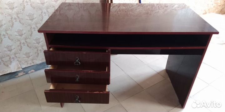 Письменный стол