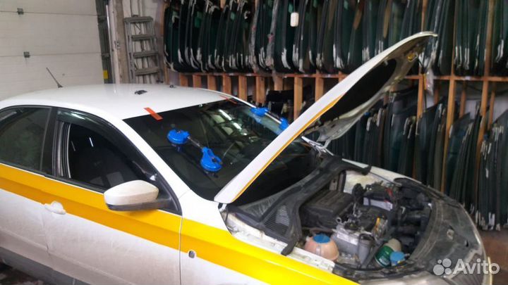 Лобовое стекло Skoda Rapid