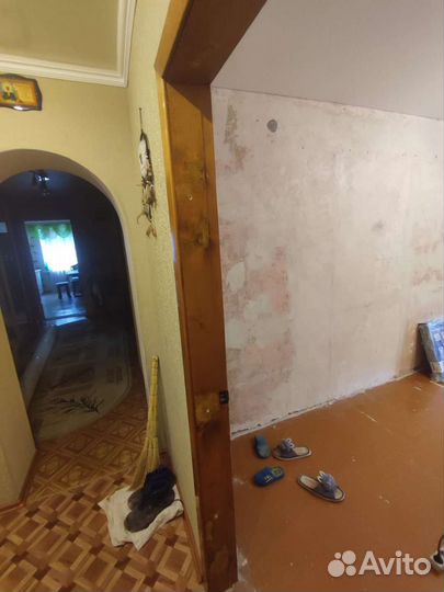 Дверь деревянная с коробкой межкомнатная