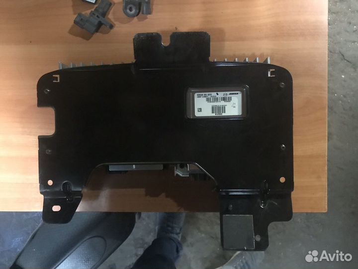 Mazda CX-7 блок усилителя музыки