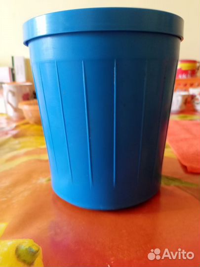 Пластиковая емкость для продуктов