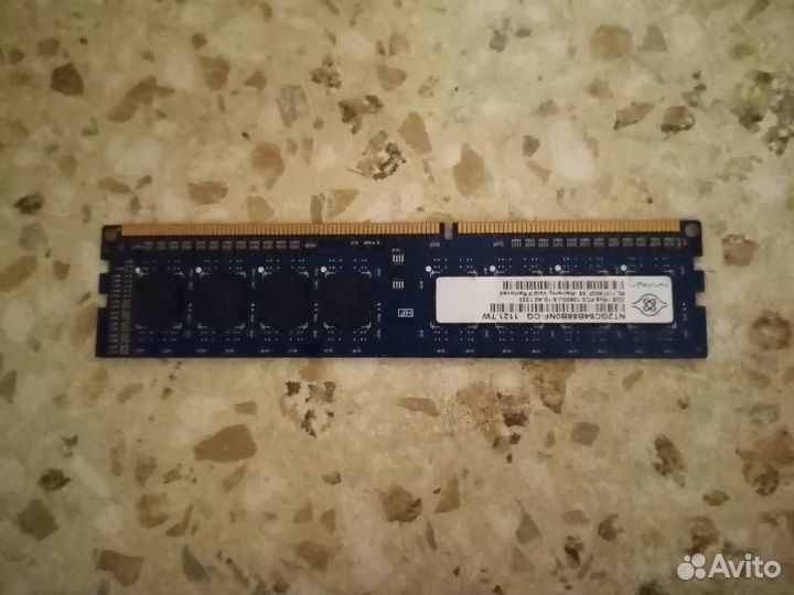 Оперативная память ddr3 2шт по 1G+PC3 на 2G