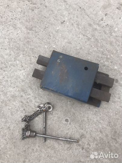 Замок гаражный