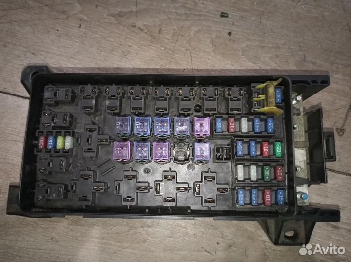 Блок реле KIA Sorento BL